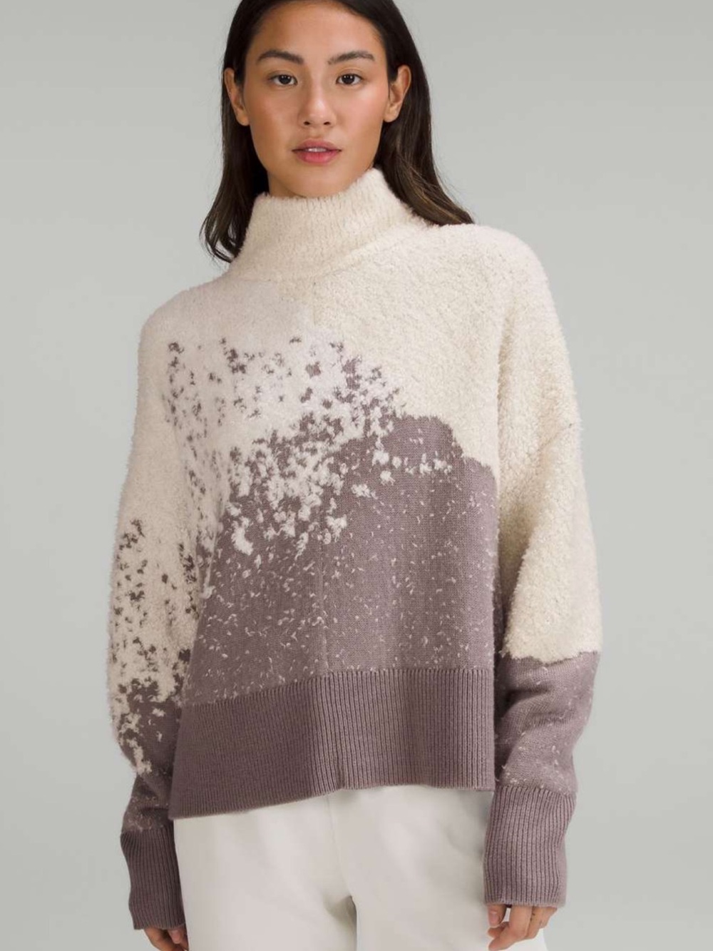 Lululemon Ombre Knit Textured
Turtleneck size 10 Ivory / Grey / White